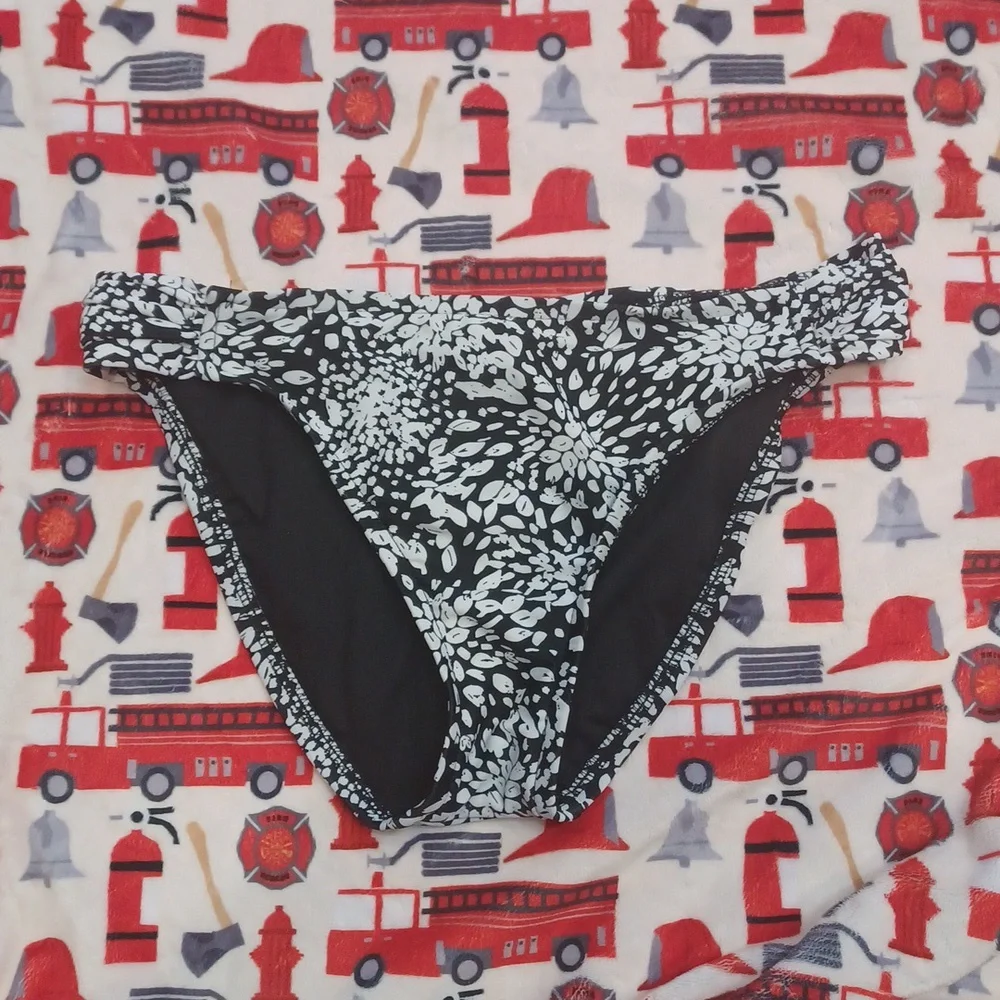 Swimsuit Bottoms by Mossimo‎